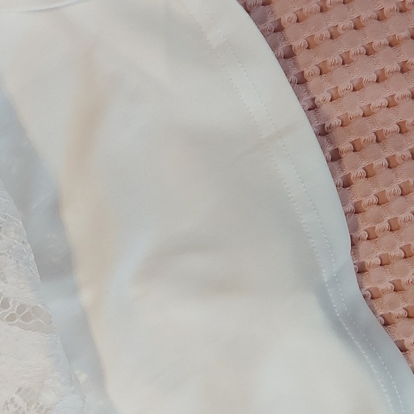 Woman's dress - Picture 7 of 12